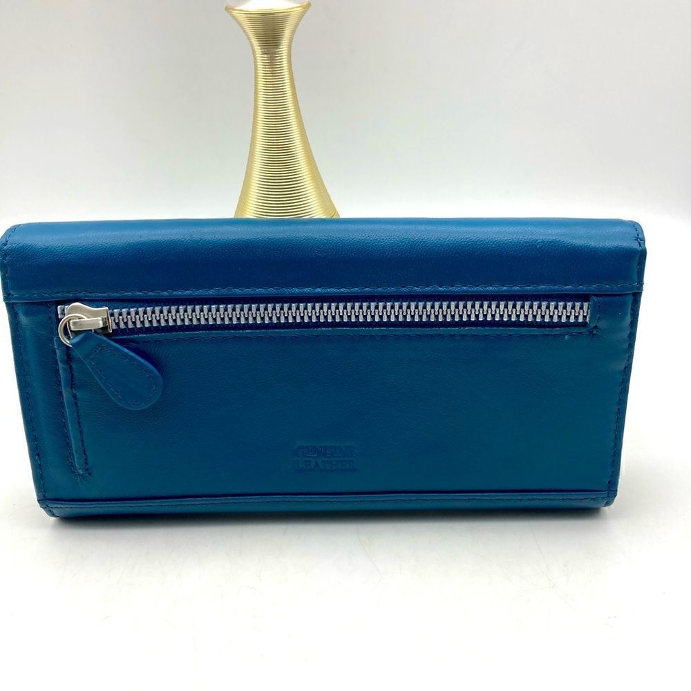 Safe Keeper Women’s Turquoise Leather Wallet Excellent Condition - Picture 2 of 9